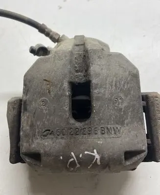 BMW 5 E39 Front brake caliper 6022296
