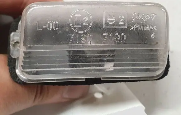 Citroen C4 I Picasso Number plate light 71907190