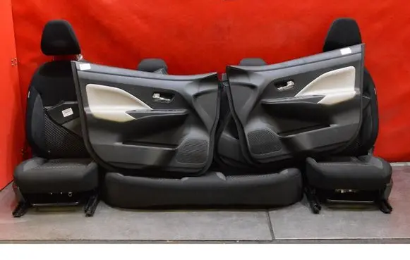 Nissan Micra C+C Seat set 