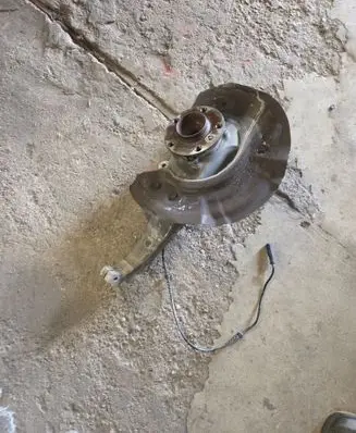 BMW 7 F01 F02 F03 F04 Front wheel hub spindle knuckle