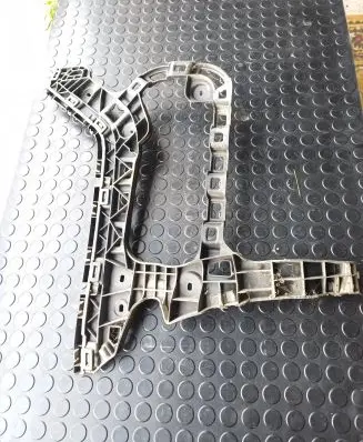 Volkswagen PASSAT B8 Bumper support mounting bracket corner 3G9807375 3G0807393