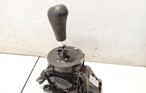 Suzuki Swift I Gear shifter/selector