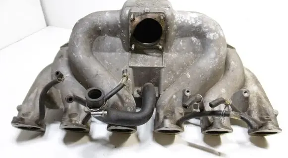 BMW 7 E32 Intake manifold 1715588