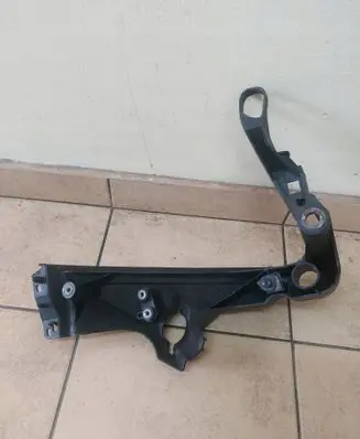 Audi A5 8T 8F Headlight/headlamp mounting bracket 8T0805607L