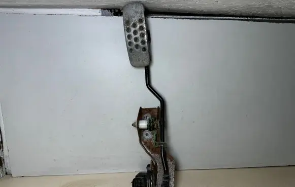 Nissan X-Trail T30 Accelerator throttle pedal 18919AM810