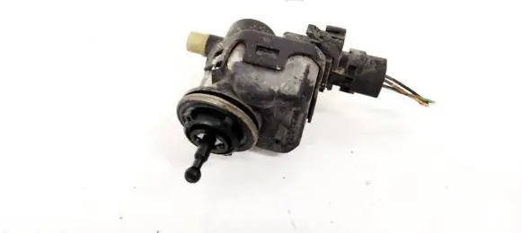 Headlight level adjustment motor