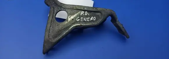 Mercedes-Benz 380 560SEC C126 Generator/alternator bracket 