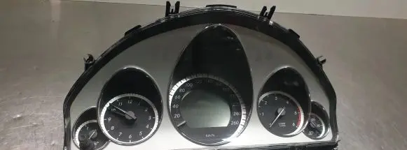 Mercedes-Benz E W212 Speedometer (instrument cluster) A2129003309 A2049022702 A2129012000
