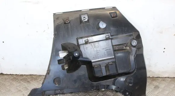 BMW 5 F10 F11 Bumper support mounting bracket corner 7184768