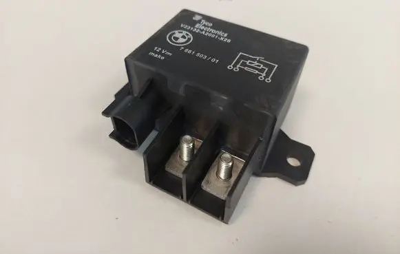 BMW 5 F10 F11 Ignition relay 7661503