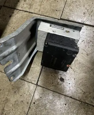 Volvo S80 ABS Pump