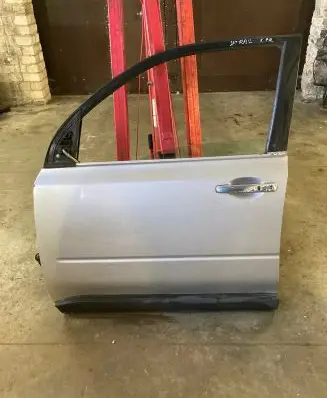 Nissan X-Trail T31 Front door