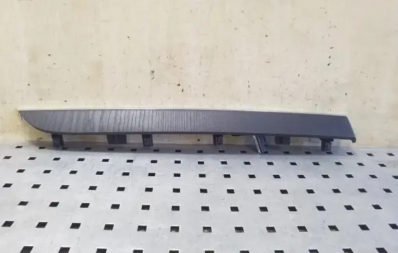 Volvo XC90 Dashboard glove box trim 32234912