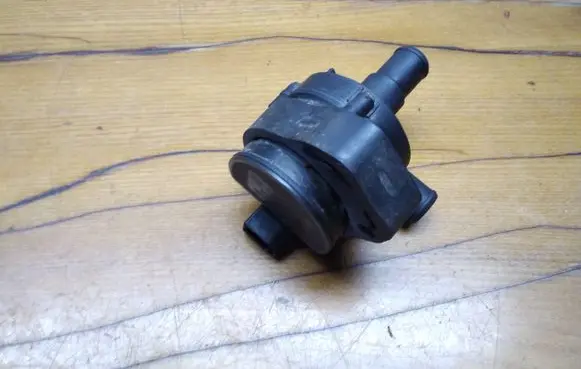 Mercedes-Benz E A207 Electric auxiliary coolant/water pump A2118350028 3130591163