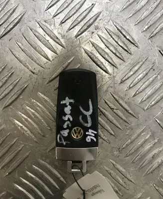 Volkswagen PASSAT CC Ignition key/card PASSATRAKTAS