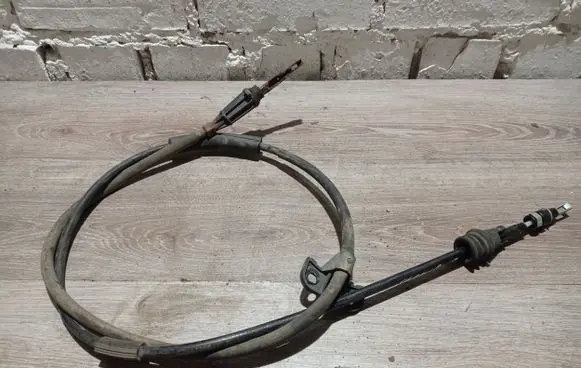 Handbrake/parking brake wiring cable
