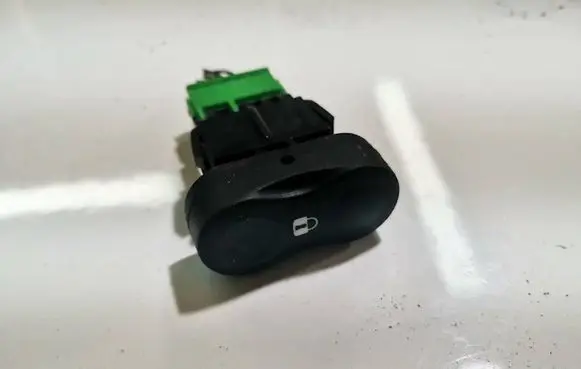 Dacia Sandero Central locking switch button 