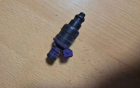 Renault Laguna I Fuel injector 9125118