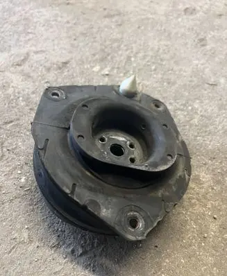Renault Megane II Coil spring mount 