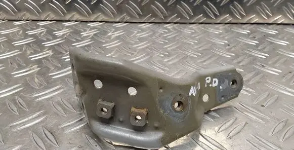 Toyota Avensis T270 Fender mounting bracket