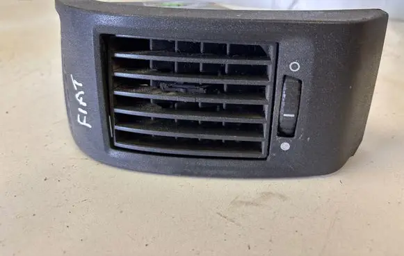 Fiat Ducato Dashboard side air vent grill/cover trim LS385822