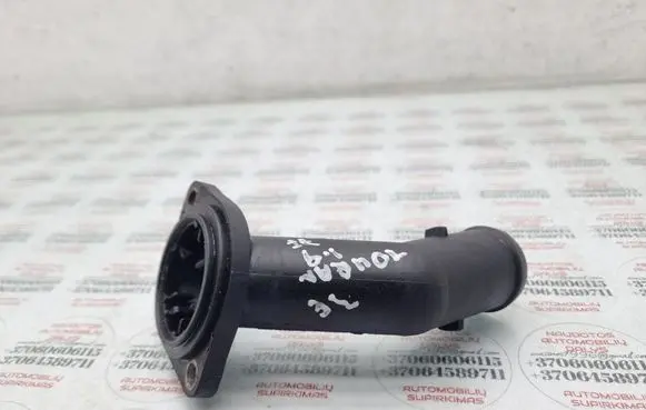 Engine coolant pipe/hose