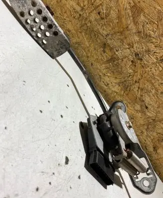 Accelerator throttle pedal