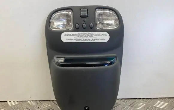 Chevrolet Blazer Front seat light 
