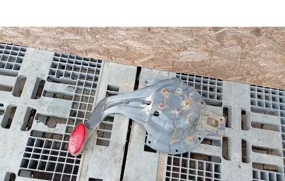 Land Rover Freelander Fender mounting bracket