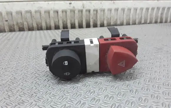 Renault Megane II Hazard light switch 8200095493 88040001