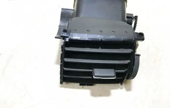 Toyota Auris 150 Dash center air vent grill