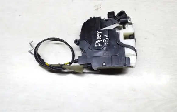Peugeot 4007 Front door lock