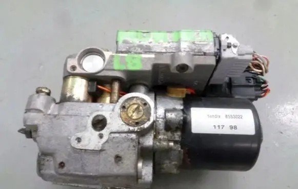 Ford Mondeo MK II Master brake cylinder
