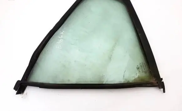Rear vent window glass