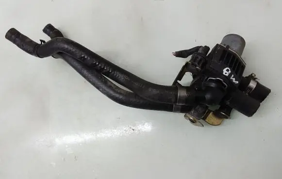 Mercedes-Benz E W210 Coolant heater control valve 