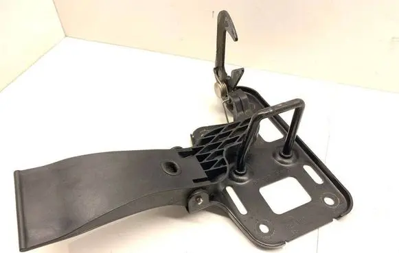 Audi A5 8T 8F Engine bonnet/hood lock/latch loop/hook 8T0823480