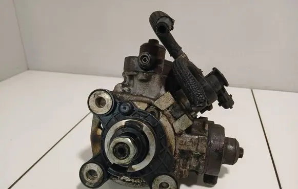 Volvo V70 Fuel injection high pressure pump 0445010618 GF33M0855 31272896