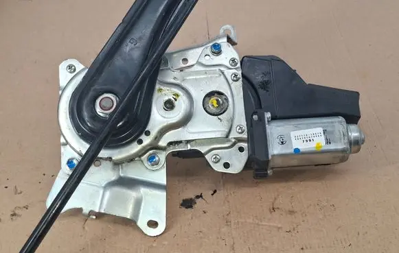 Mitsubishi Outlander Rear window wiper motor 42711010510 7991