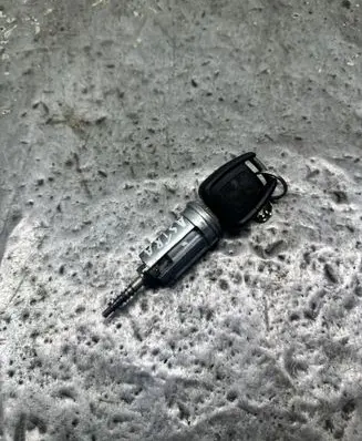 Opel Astra G Ignition lock 13107754