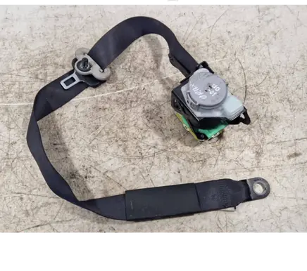 Toyota Urban Cruiser (XP110) Front seatbelt 1033184 A9X13