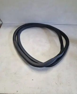 Rear door rubber seal (on body)