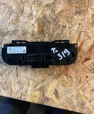 Mercedes-Benz C W204 Climate control unit 2048300590 SW380700 HW4107