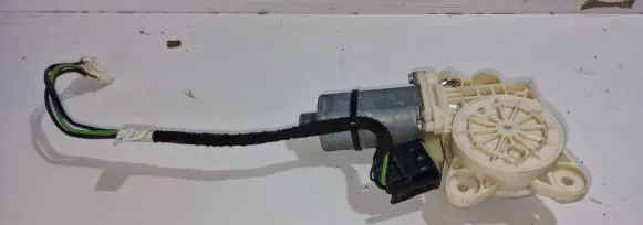 Mercedes-Benz E W211 Front door window regulator motor A2118203042