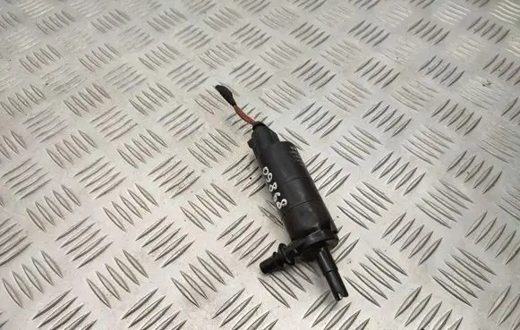 Volkswagen PASSAT B7 Windscreen/windshield washer pump 6R0955681