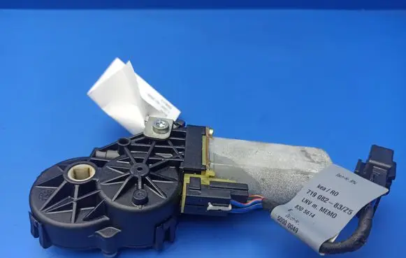 BMW 7 E65 E66 Seat adjustment motor 0095866 0390201974