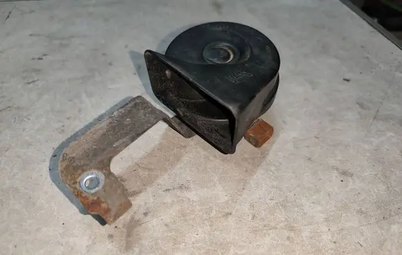 Volvo V50 Horn signal 0055306