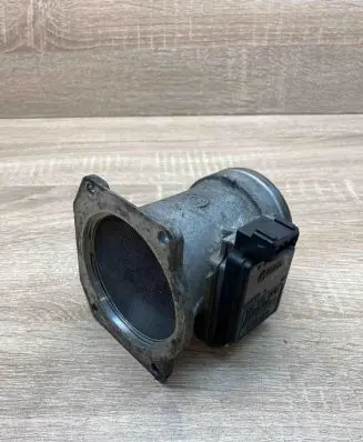 Volkswagen Sharan Mass air flow meter 037906461B