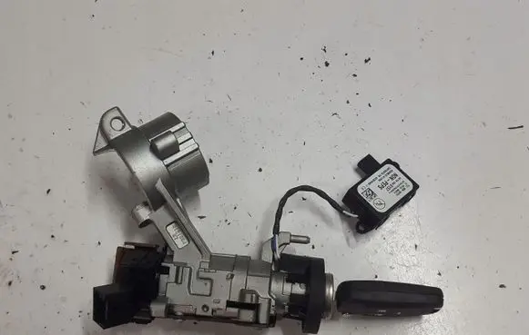 Opel Astra J Ignition lock 20939745