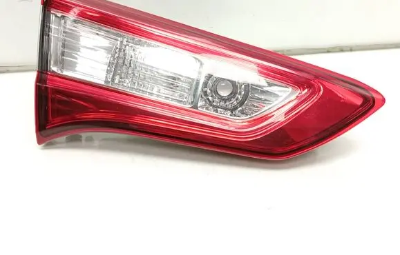 Tailgate rear/tail lights
