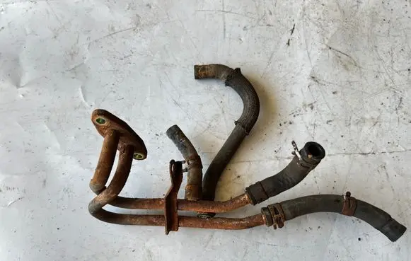 Toyota Land Cruiser (J120) Engine coolant pipe/hose